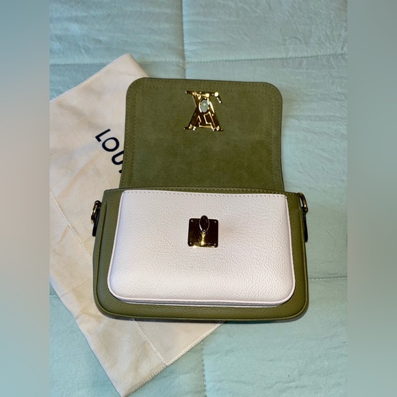 AUTHENTIC LOCKME TENDER LOUIS VUITTON BAG - Picture 8 of 13